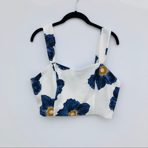 NWT J.O.A. White and Blue Floral Crop Top - Picture 3 of 8